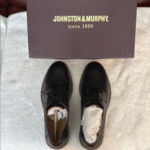 Johnston & Murphy Boys black Dress Shoes sz 7  NIB never worn